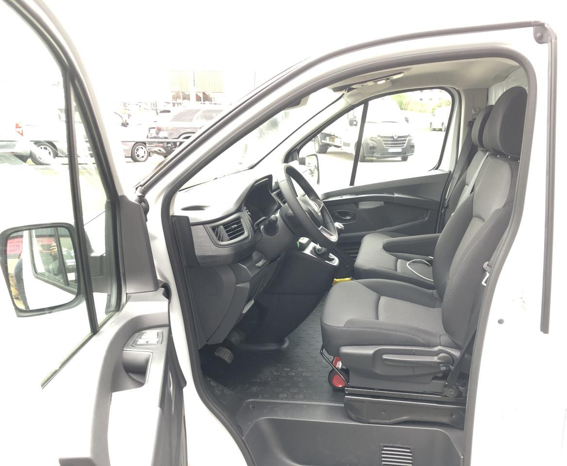RENAULT Trafic L2H1 3000 Kg 2.0 Blue dCi 170ch ADVANCE - Furgón: foto 5 RENAULT Trafic L2H1 3000 Kg 2.0 Blue dCi 170ch ADVANCE - Furgón: foto 5