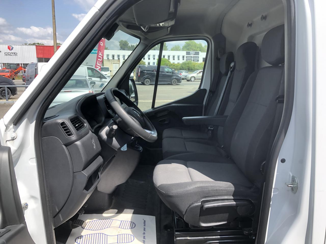 Renault Master F3300 L2H2 2.3 BLUE DCI 135CH GRAND CONFORT EURO6 - Furgón: foto 4 Renault Master F3300 L2H2 2.3 BLUE DCI 135CH GRAND CONFORT EURO6 - Furgón: foto 4