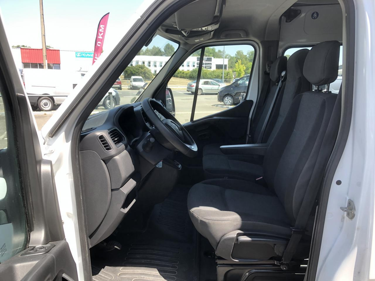 Renault Master F3300 L2H2 2.3 DCI 135CH CABINE APPROFONDIE CONFORT 7 PLACES - Furgoneta combi: foto 4 Renault Master F3300 L2H2 2.3 DCI 135CH CABINE APPROFONDIE CONFORT 7 PLACES - Furgoneta combi: foto 4