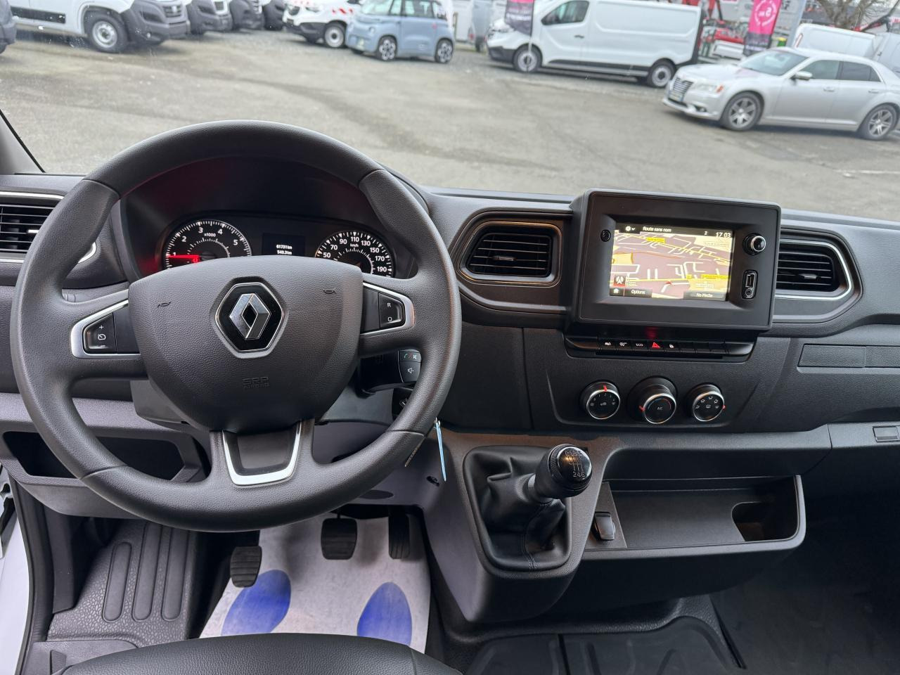 Renault Master F3500 L3H2 2.3 BLUE DCI 135CH CABINE APPROFONDIE 6 PLACES GRAND CONFORT - Furgoneta combi: foto 4 Renault Master F3500 L3H2 2.3 BLUE DCI 135CH CABINE APPROFONDIE 6 PLACES GRAND CONFORT - Furgoneta combi: foto 4