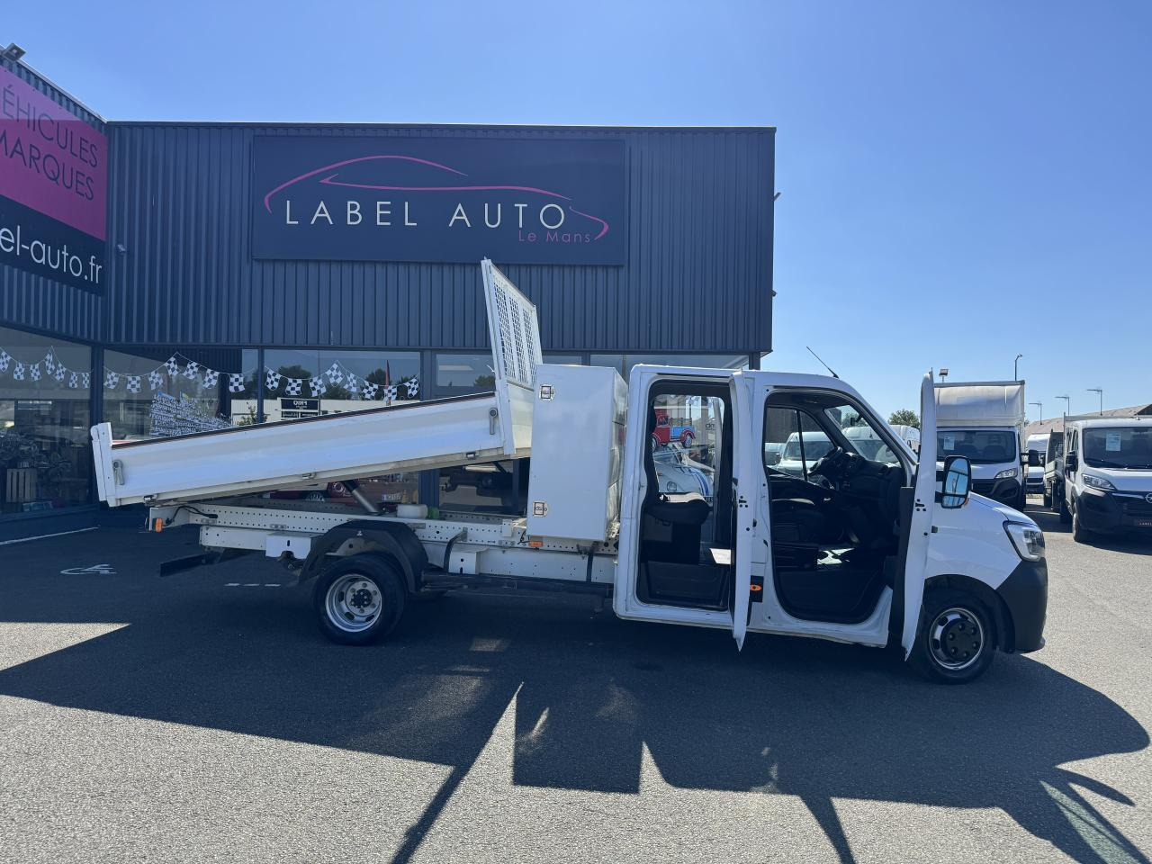 Renault Master RENAULT 3T5 BENNE + COFFRE RJ DOUBLE CABINE 6 PL 2.3 DCI 130 CH CONFORT + GPS + REGUL + CLIM - Furgoneta basculante: foto 1 Renault Master RENAULT 3T5 BENNE + COFFRE RJ DOUBLE CABINE 6 PL 2.3 DCI 130 CH CONFORT + GPS + REGUL + CLIM - Furgoneta basculante: foto 1