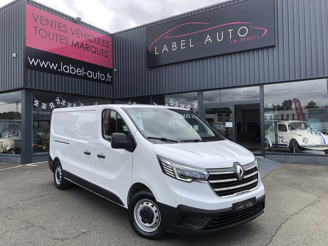 Renault Trafic L2H1 1200 Kg 2.0 Energy dCi - 145 - BV EDC III FOURGON Fourgon Confort L2H1 PHASE 2 - Furgoneta pequeña: foto 1 Renault Trafic L2H1 1200 Kg 2.0 Energy dCi - 145 - BV EDC III FOURGON Fourgon Confort L2H1 PHASE 2 - Furgoneta pequeña: foto 1