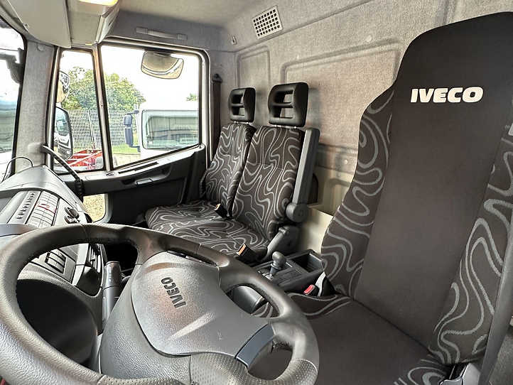 Camión chasis EUROCARGO 180 PASSO VARIABILE: foto 14