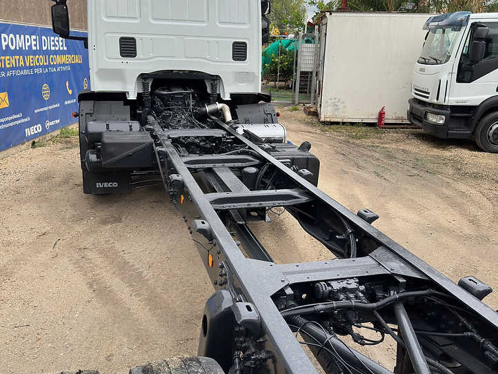Camión chasis EUROCARGO 180 PASSO VARIABILE: foto 12