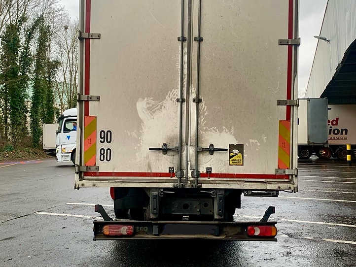 Iveco Eurocargo 120el22 - Camión caja cerrada: foto 4 Iveco Eurocargo 120el22 - Camión caja cerrada: foto 4