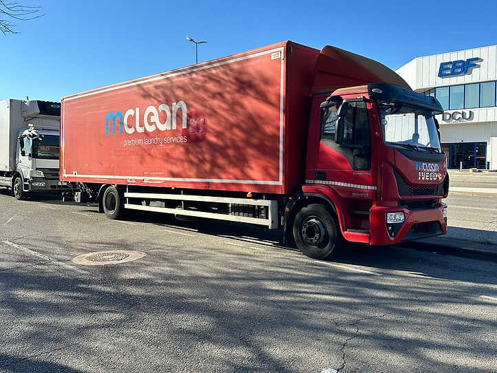 Iveco Eurocargo 160e25 - Camión caja cerrada: foto 2 Iveco Eurocargo 160e25 - Camión caja cerrada: foto 2