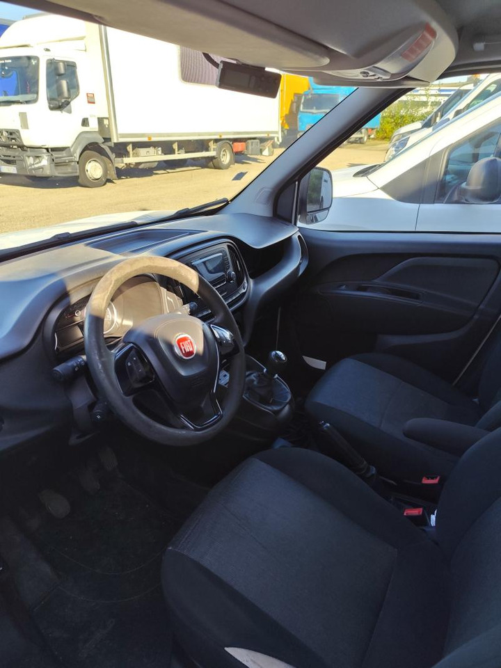 Fiat Doblo Maxi 105 cv PC avec caisse frigorifique - Furgoneta frigorifica: foto 3 Fiat Doblo Maxi 105 cv PC avec caisse frigorifique - Furgoneta frigorifica: foto 3