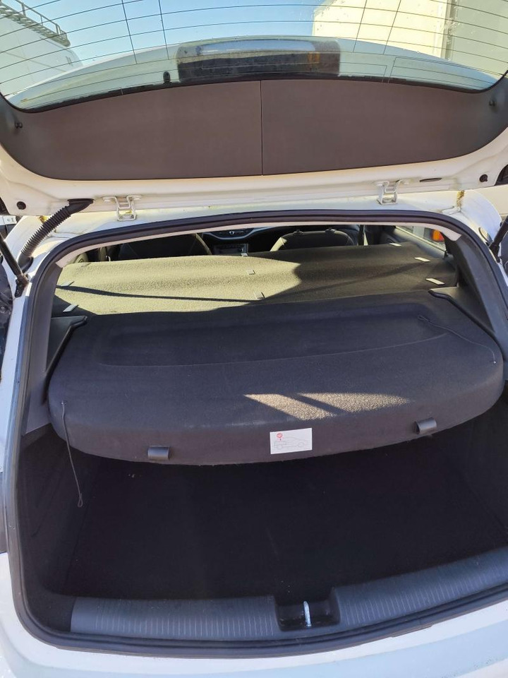 Opel Astra 1,5 Diesel 105 cv BVM6 2 places Edition business - Coche: foto 4 Opel Astra 1,5 Diesel 105 cv BVM6 2 places Edition business - Coche: foto 4