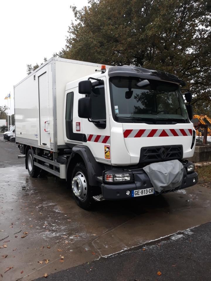 Renault D 13 HIGH K P4X2 280CV - Camión caja cerrada: foto 2 Renault D 13 HIGH K P4X2 280CV - Camión caja cerrada: foto 2