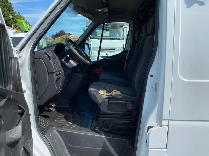 Renault Master 130.35 FG Tronqué L2H2 Nacelle Pack éco - Camión con plataforma elevadora: foto 5 Renault Master 130.35 FG Tronqué L2H2 Nacelle Pack éco - Camión con plataforma elevadora: foto 5
