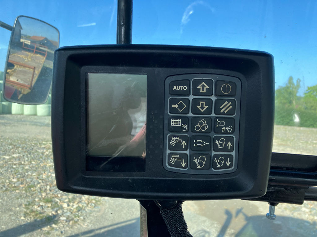 New Holland Roll belt 150 - Rotoempacadora: foto 5 New Holland Roll belt 150 - Rotoempacadora: foto 5