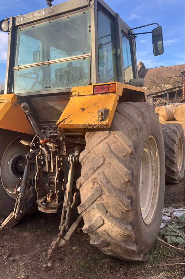 Renault 155-54 TZ - Tractor: foto 2 Renault 155-54 TZ - Tractor: foto 2
