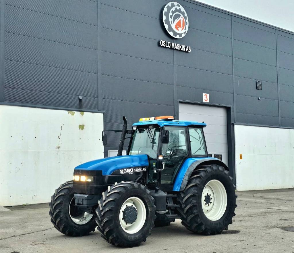 New Holland 8360 DT - Tractor: foto 1 New Holland 8360 DT - Tractor: foto 1