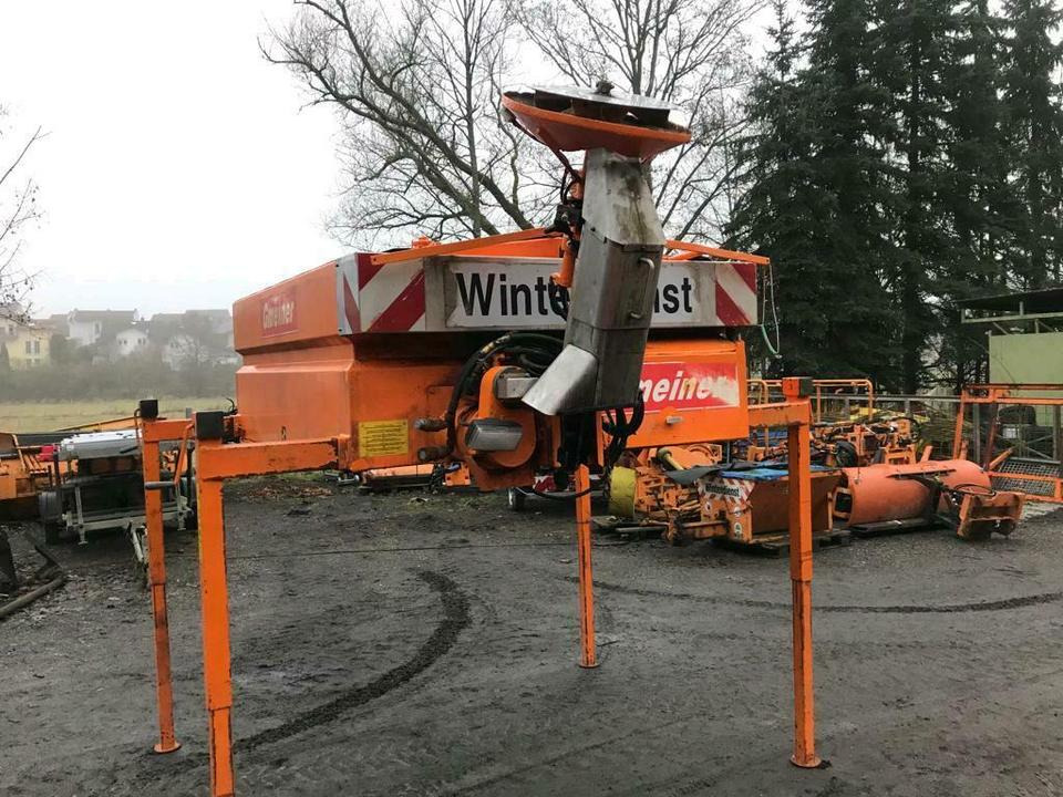 Gmeiner Salzstreuer 2m3 für Unimog 400 300 500 427 fendt xylon - Esparcidor de sal: foto 2 Gmeiner Salzstreuer 2m3 für Unimog 400 300 500 427 fendt xylon - Esparcidor de sal: foto 2