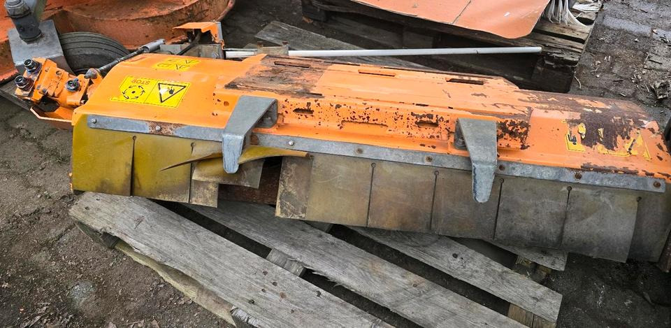 Mulag RMK 1200 Randstreifenmäher Böschungsmäher Böschungsmulcher Mähausleger - Desbrozadora de brazo: foto 3 Mulag RMK 1200 Randstreifenmäher Böschungsmäher Böschungsmulcher Mähausleger - Desbrozadora de brazo: foto 3