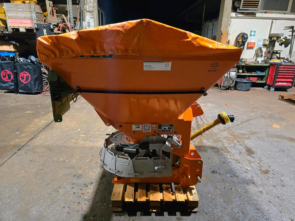 Neuer Amazone E+S 750 Salzstreuer Düngerstreuer Winterdienst Streuautomat Streusilo Solestreuer passend für Traktor Fendt Deutz Claas Case - Esparcidor de sal: foto 4 Neuer Amazone E+S 750 Salzstreuer Düngerstreuer Winterdienst Streuautomat Streusilo Solestreuer passend für Traktor Fendt Deutz Claas Case - Esparcidor de sal: foto 4