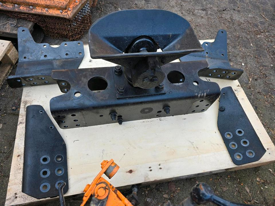 Unimog Anhängerkupplung mit Q36 Querträger für U 430 427 423 530 527 318 400 500 Mercedes-Benz Kupplung - Piezas de recambio para Remolque: foto 3 Unimog Anhängerkupplung mit Q36 Querträger für U 430 427 423 530 527 318 400 500 Mercedes-Benz Kupplung - Piezas de recambio para Remolque: foto 3