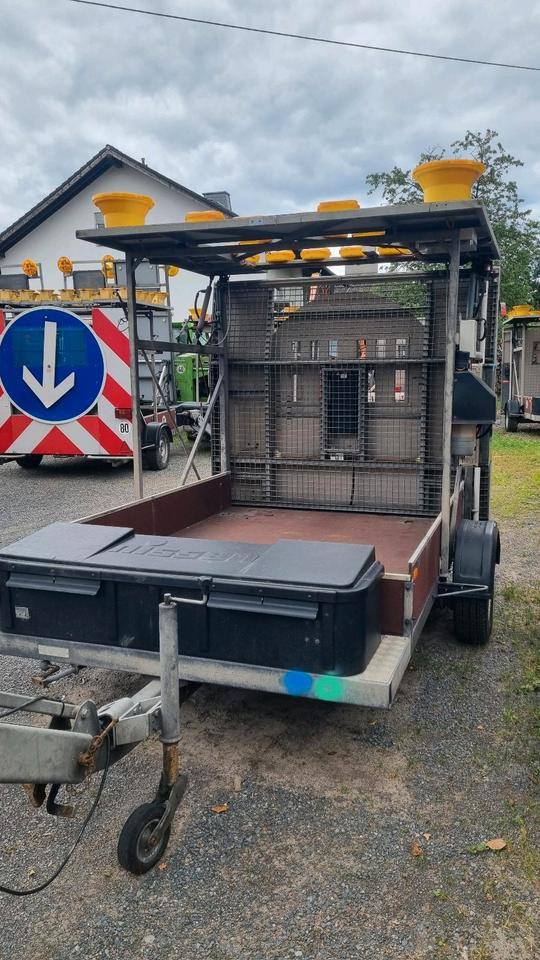 Nissen VZ616 Absperrtafel LED Funkwarnmeldeanlage Sperrwand Sperrtafel Verkehrsleittafel Verkehrsleitanhänger Verkehrssicherungsanhänger Leittafel Verkehrssicherung Vorwarner Vorwarntafel ABT - Remolque: foto 4 Nissen VZ616 Absperrtafel LED Funkwarnmeldeanlage Sperrwand Sperrtafel Verkehrsleittafel Verkehrsleitanhänger Verkehrssicherungsanhänger Leittafel Verkehrssicherung Vorwarner Vorwarntafel ABT - Remolque: foto 4