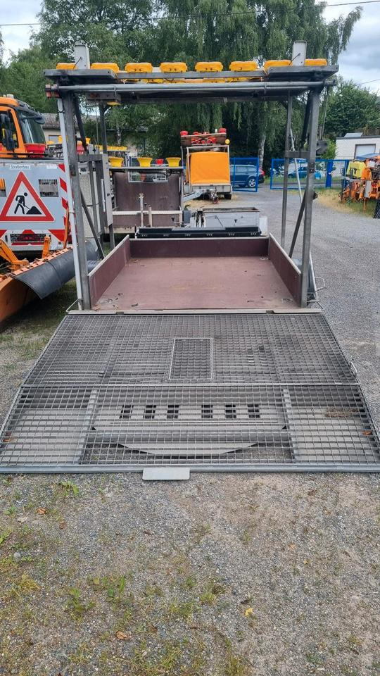Nissen VZ616 Absperrtafel LED Funkwarnmeldeanlage Sperrwand Sperrtafel Verkehrsleittafel Verkehrsleitanhänger Verkehrssicherungsanhänger Leittafel Verkehrssicherung Vorwarner Vorwarntafel ABT - Remolque: foto 5 Nissen VZ616 Absperrtafel LED Funkwarnmeldeanlage Sperrwand Sperrtafel Verkehrsleittafel Verkehrsleitanhänger Verkehrssicherungsanhänger Leittafel Verkehrssicherung Vorwarner Vorwarntafel ABT - Remolque: foto 5
