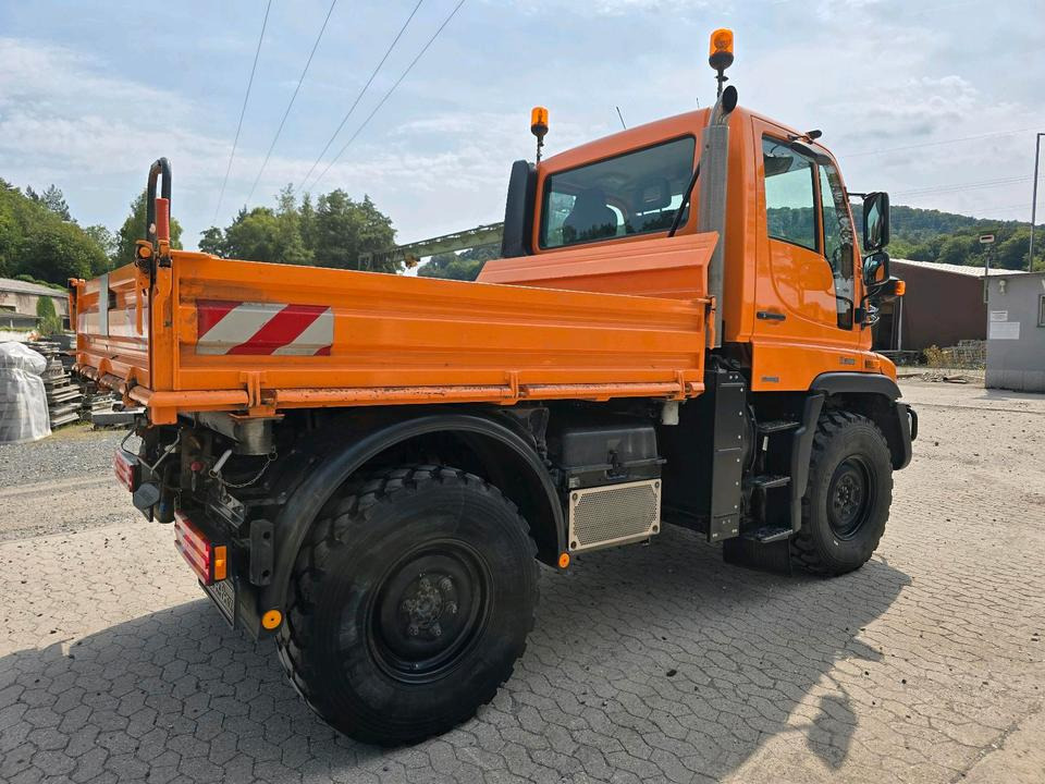 Unimog 405/10 U300 Bluetec 4 Automatik EAS Mercedes-Benz U 300 UGE UGN mit Kipperpritsche - Máquina quitanieve: foto 5 Unimog 405/10 U300 Bluetec 4 Automatik EAS Mercedes-Benz U 300 UGE UGN mit Kipperpritsche - Máquina quitanieve: foto 5