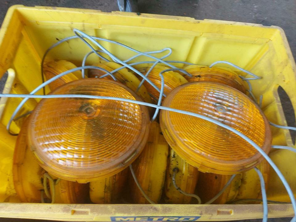 Nissen LED Vorwarner Leuchte Zyklop 220 Absperrtafel Vorwarntafel - Luz/ Iluminación para Remolque: foto 1 Nissen LED Vorwarner Leuchte Zyklop 220 Absperrtafel Vorwarntafel - Luz/ Iluminación para Remolque: foto 1