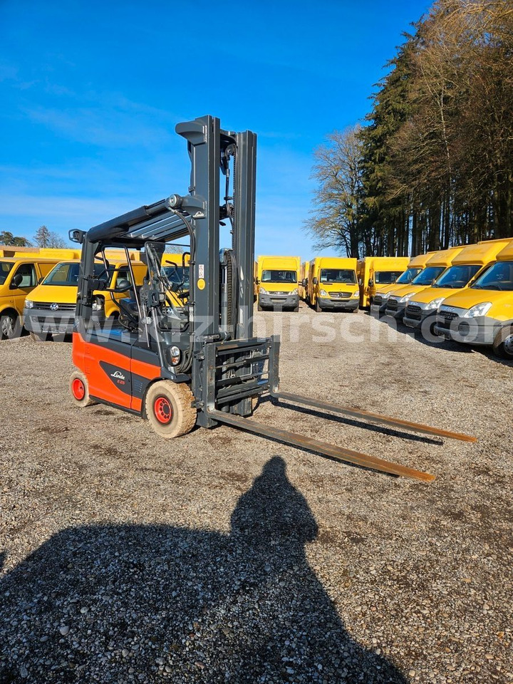 Linde E25 R Roadster , 6.880mm Hubhöhe, StVZO hydr. Zi - Carretilla elevadora eléctrica: foto 2 Linde E25 R Roadster , 6.880mm Hubhöhe, StVZO hydr. Zi - Carretilla elevadora eléctrica: foto 2