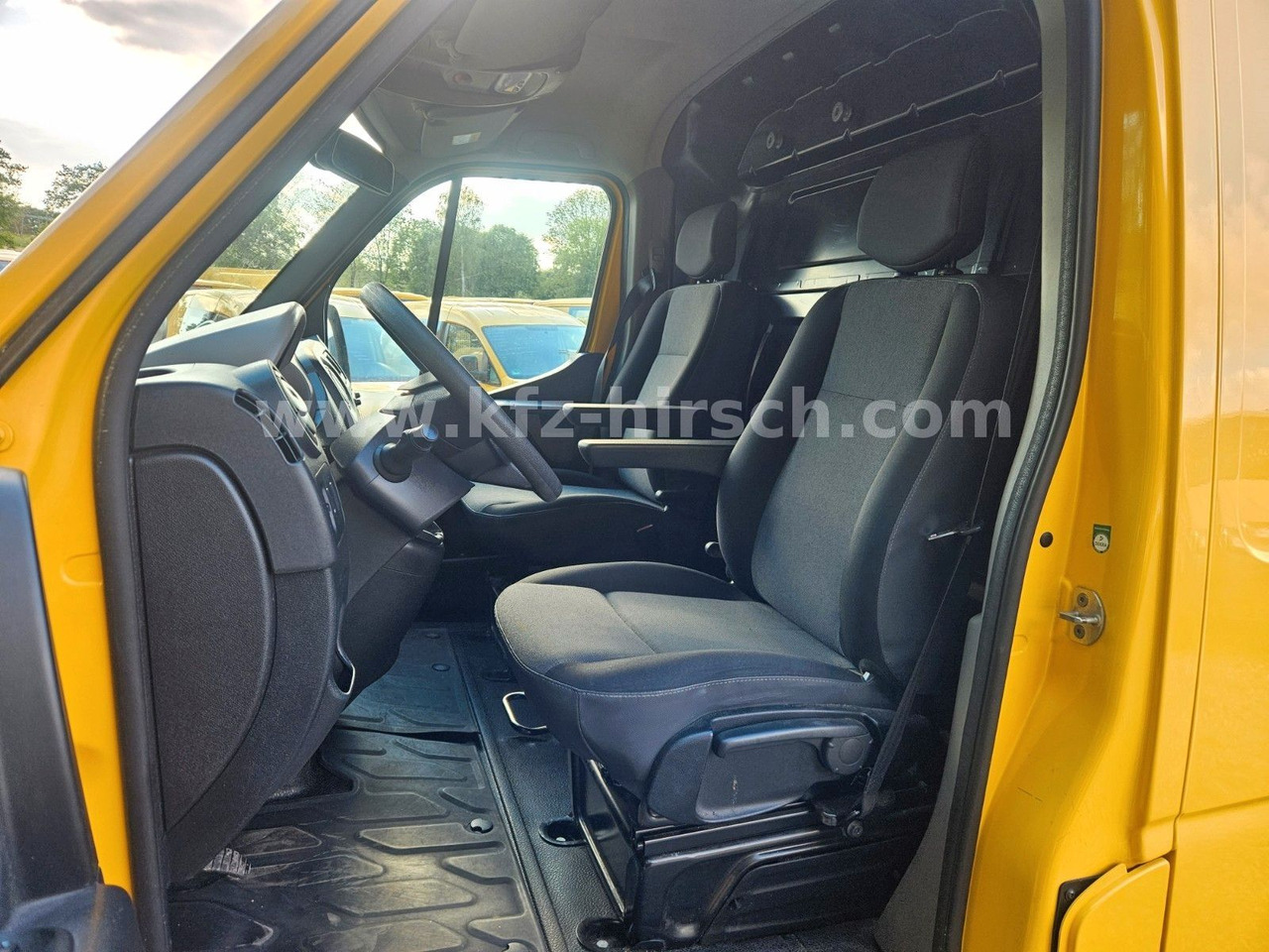 Furgoneta de pasajeros Renault Master EURO 6 *Klima*EU6 Kamera* Regal Sortimo: foto 15 Furgoneta de pasajeros Renault Master EURO 6 *Klima*EU6 Kamera* Regal Sortimo: foto 15