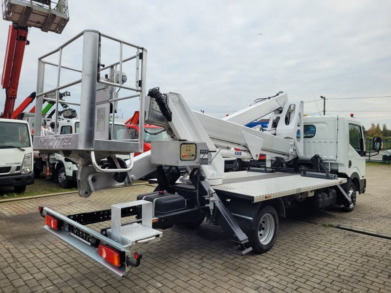 Nissan Cabstar NT400 podnośnik koszowy 20 m Multitel HX195 bucket truck boom lift - Camión con plataforma elevadora: foto 4 Nissan Cabstar NT400 podnośnik koszowy 20 m Multitel HX195 bucket truck boom lift - Camión con plataforma elevadora: foto 4