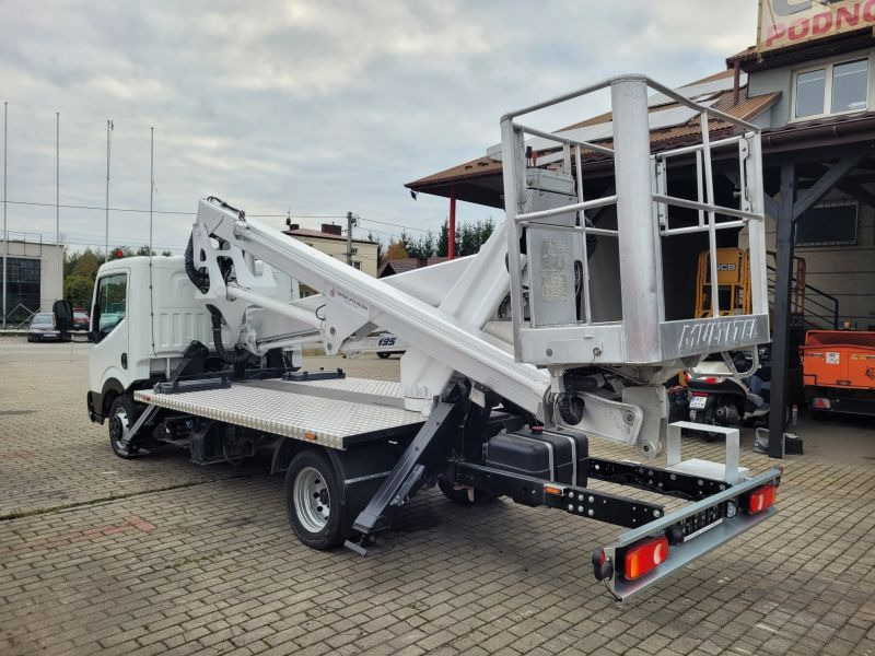 Nissan Cabstar NT400 podnośnik koszowy 20 m Multitel HX195 bucket truck boom lift - Camión con plataforma elevadora: foto 5 Nissan Cabstar NT400 podnośnik koszowy 20 m Multitel HX195 bucket truck boom lift - Camión con plataforma elevadora: foto 5