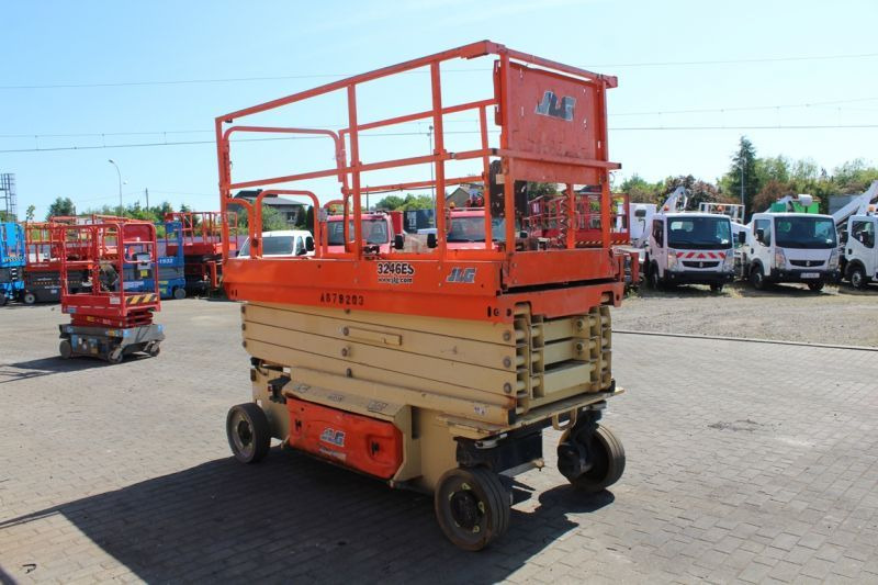Podnośnik nożycowy elektryczny 12 m JLG 3246 ES - Plataforma de tijeras: foto 2 Podnośnik nożycowy elektryczny 12 m JLG 3246 ES - Plataforma de tijeras: foto 2