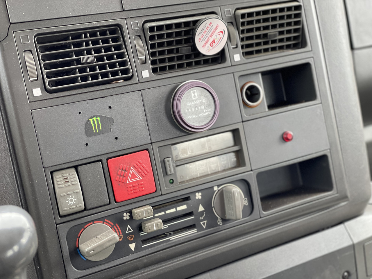 Camión volquete IVECO EUROCARGO: foto 9