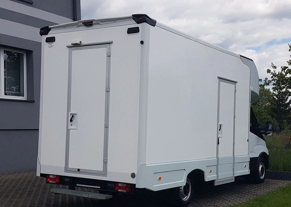 Iveco DAILY KONTENER NISKOPODŁOGOWY 4,43x2,23x2,42 SKLEP FOODTRUCK BAR KLIMA KONIOWÓZ KAMPER - Furgoneta caja cerrada: foto 4 Iveco DAILY KONTENER NISKOPODŁOGOWY 4,43x2,23x2,42 SKLEP FOODTRUCK BAR KLIMA KONIOWÓZ KAMPER - Furgoneta caja cerrada: foto 4