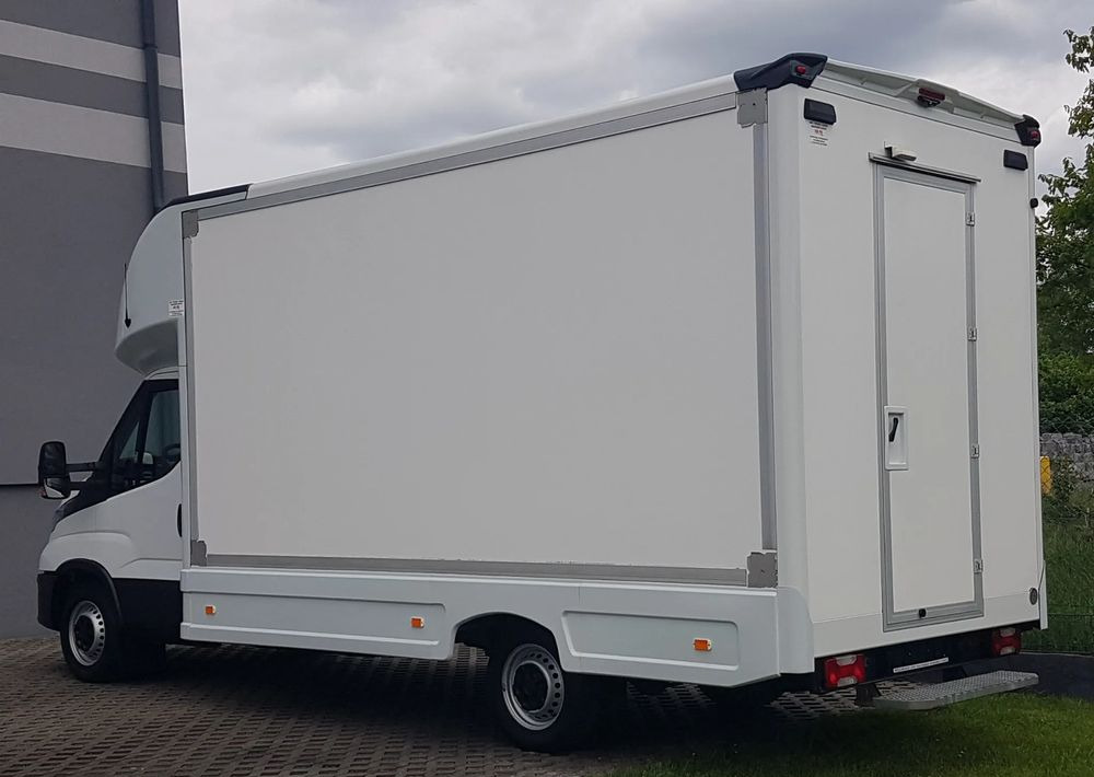 Iveco DAILY KONTENER NISKOPODŁOGOWY 4,43x2,23x2,42 SKLEP FOODTRUCK BAR KLIMA KONIOWÓZ KAMPER - Furgoneta caja cerrada: foto 3 Iveco DAILY KONTENER NISKOPODŁOGOWY 4,43x2,23x2,42 SKLEP FOODTRUCK BAR KLIMA KONIOWÓZ KAMPER - Furgoneta caja cerrada: foto 3