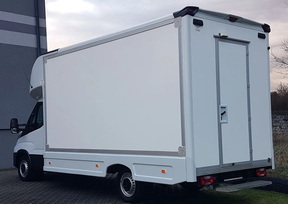 Iveco DAILY KONTENER NISKOPODŁOGOWY 4,43x2,23x2,42 SKLEP KAMPER KONIOWÓZ BAR KLIMA - Furgoneta caja cerrada: foto 3 Iveco DAILY KONTENER NISKOPODŁOGOWY 4,43x2,23x2,42 SKLEP KAMPER KONIOWÓZ BAR KLIMA - Furgoneta caja cerrada: foto 3