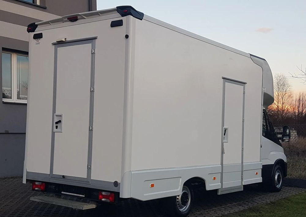 Iveco DAILY KONTENER NISKOPODŁOGOWY 4,43x2,23x2,42 SKLEP KAMPER KONIOWÓZ BAR KLIMA - Furgoneta caja cerrada: foto 4 Iveco DAILY KONTENER NISKOPODŁOGOWY 4,43x2,23x2,42 SKLEP KAMPER KONIOWÓZ BAR KLIMA - Furgoneta caja cerrada: foto 4