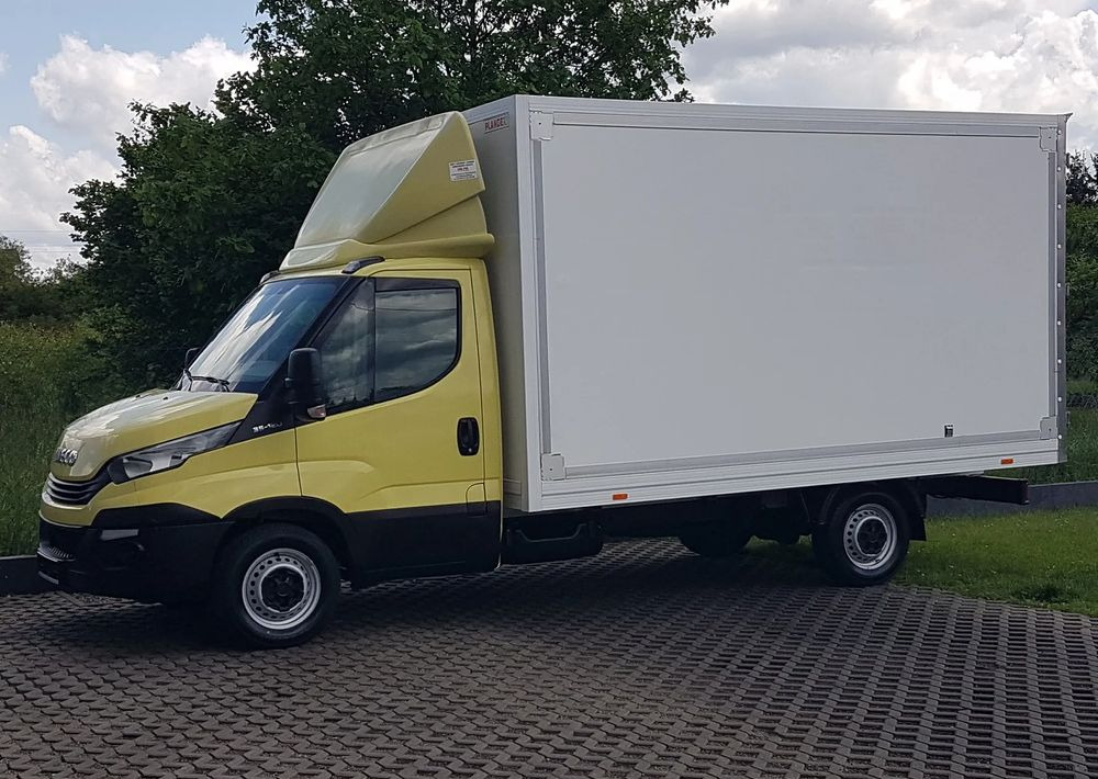 Iveco Daily 8EP KONTENER 4,14x2,21x2,20 KLIMA MANUAL KRAJOWY DMC 3500KG - Furgoneta caja cerrada: foto 2 Iveco Daily 8EP KONTENER 4,14x2,21x2,20 KLIMA MANUAL KRAJOWY DMC 3500KG - Furgoneta caja cerrada: foto 2