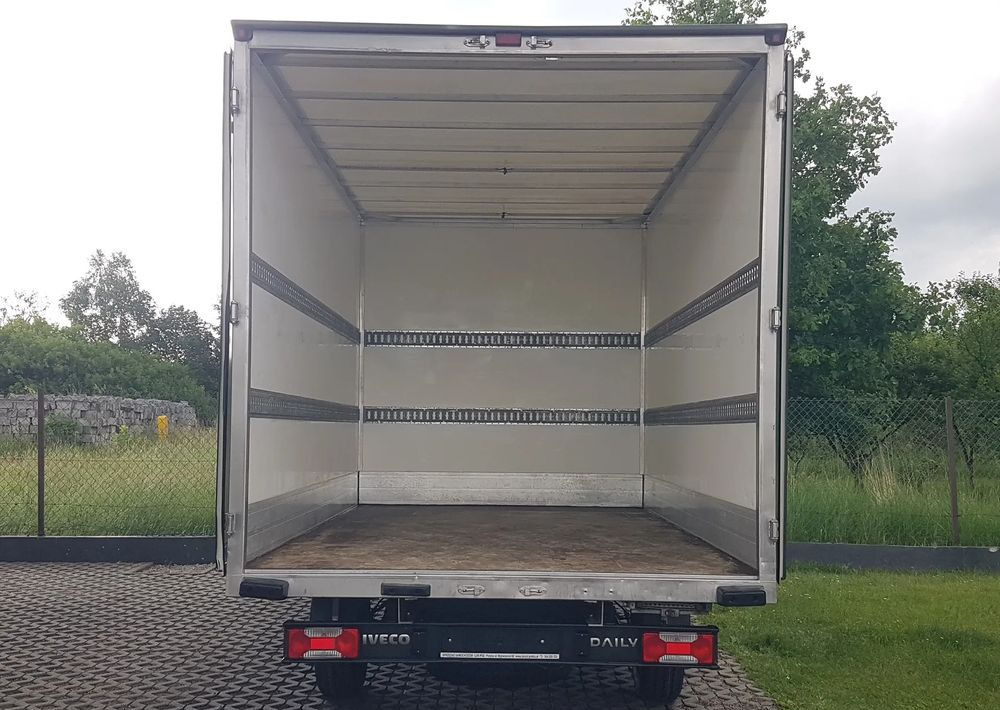 Iveco Daily 8EP KONTENER 4,14x2,21x2,20 KLIMA MANUAL KRAJOWY DMC 3500KG - Furgoneta caja cerrada: foto 5 Iveco Daily 8EP KONTENER 4,14x2,21x2,20 KLIMA MANUAL KRAJOWY DMC 3500KG - Furgoneta caja cerrada: foto 5