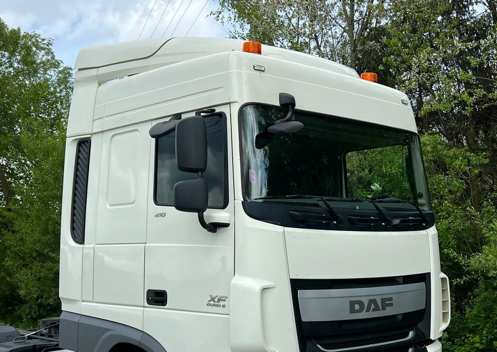 DAF *DAF XF 106 410 Euro 6 RETARDER KLIMA SPROWADZONY SUPER STAN CIĄGNIK SIODŁOWY - Cabeza tractora: foto 4 DAF *DAF XF 106 410 Euro 6 RETARDER KLIMA SPROWADZONY SUPER STAN CIĄGNIK SIODŁOWY - Cabeza tractora: foto 4