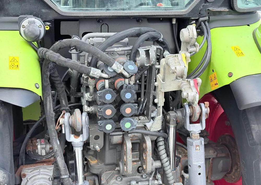 Tractor Claas * Ciągnik Traktor CLAAS 240 F NEXOS * 4x4 * Sadowniczy * Tur MX F304 * TUZ * Wałek WOM: foto 12 Tractor Claas * Ciągnik Traktor CLAAS 240 F NEXOS * 4x4 * Sadowniczy * Tur MX F304 * TUZ * Wałek WOM: foto 12