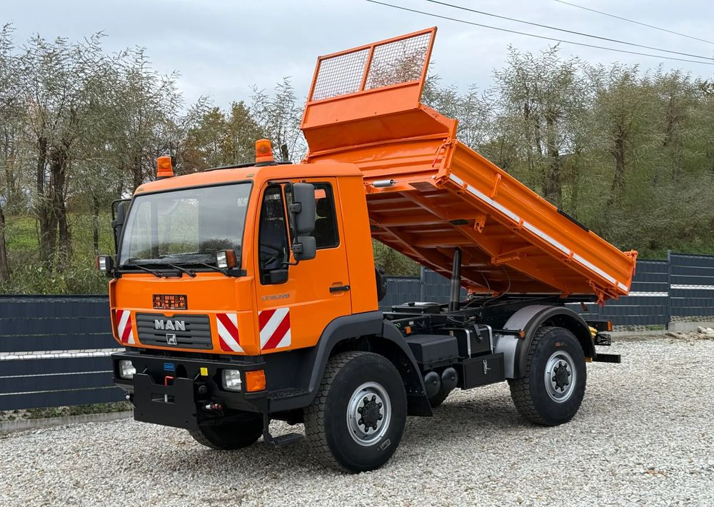 MAN * MAN 10-220 * Wywrotka Kiper Meiller * 4x4 * Zimowe Utrzymanie * Unimog * - Camión volquete: foto 1 MAN * MAN 10-220 * Wywrotka Kiper Meiller * 4x4 * Zimowe Utrzymanie * Unimog * - Camión volquete: foto 1