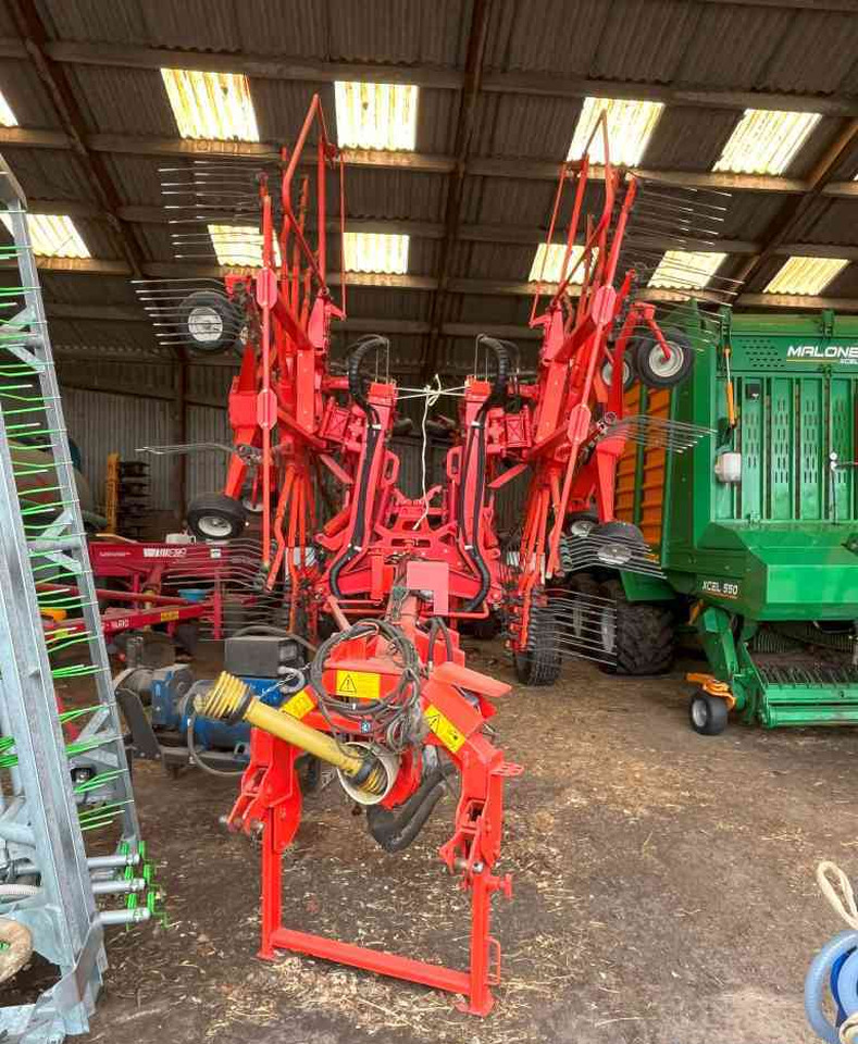 Kuhn GA 8521 zwadhark zwiller rugger rake weidebouwmachines - Henificadora: foto 3 Kuhn GA 8521 zwadhark zwiller rugger rake weidebouwmachines - Henificadora: foto 3