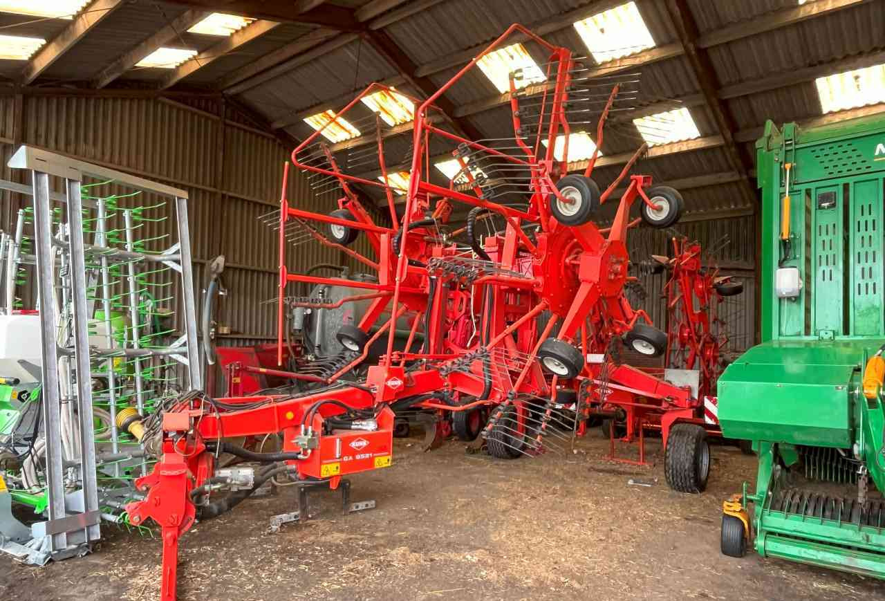 Kuhn GA 8521 zwadhark zwiller rugger rake weidebouwmachines - Henificadora: foto 1 Kuhn GA 8521 zwadhark zwiller rugger rake weidebouwmachines - Henificadora: foto 1
