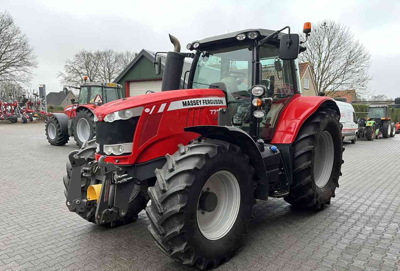 Massey Ferguson 7715 Dyna-6 Efficient Tractoren - Tractor: foto 3 Massey Ferguson 7715 Dyna-6 Efficient Tractoren - Tractor: foto 3