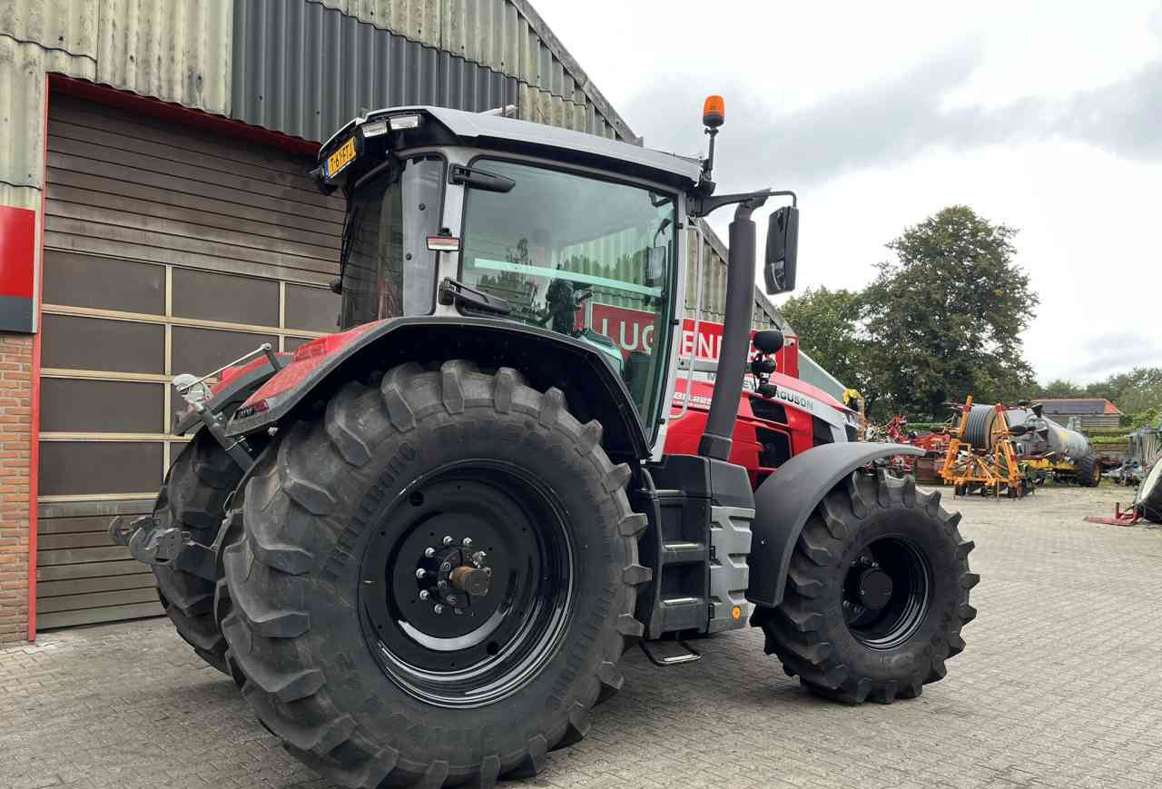 Massey Ferguson 8S.225 Dyna-VT Exclusive Tractoren - Tractor: foto 3 Massey Ferguson 8S.225 Dyna-VT Exclusive Tractoren - Tractor: foto 3
