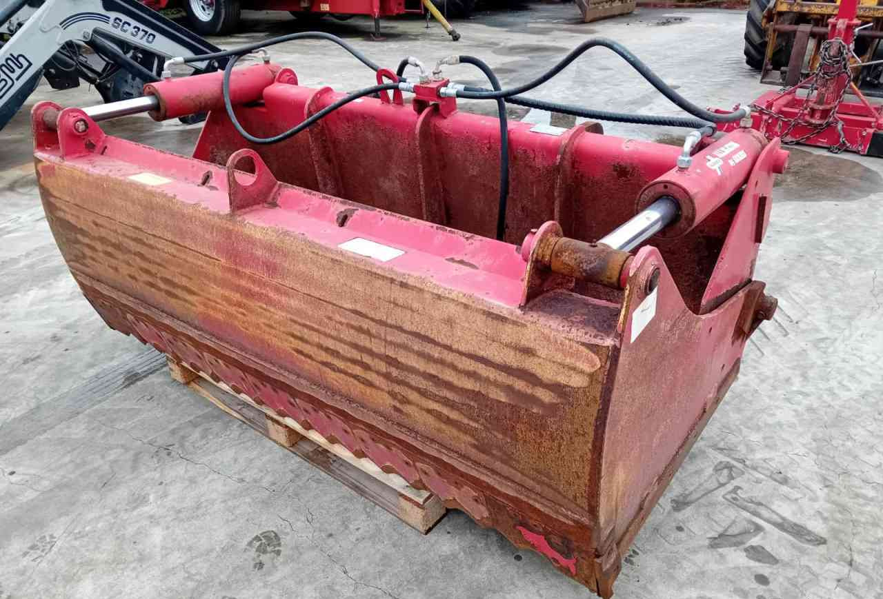 Redrock Allround 85-200 kuilhapper Volvo L30 aansl. voermachines - Equipo para silos: foto 1 Redrock Allround 85-200 kuilhapper Volvo L30 aansl. voermachines - Equipo para silos: foto 1
