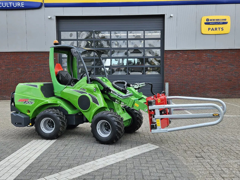 Avant Mini-shovel 735i Rental met Kemp balenklem - Minicargadora de cadenas: foto 2 Avant Mini-shovel 735i Rental met Kemp balenklem - Minicargadora de cadenas: foto 2