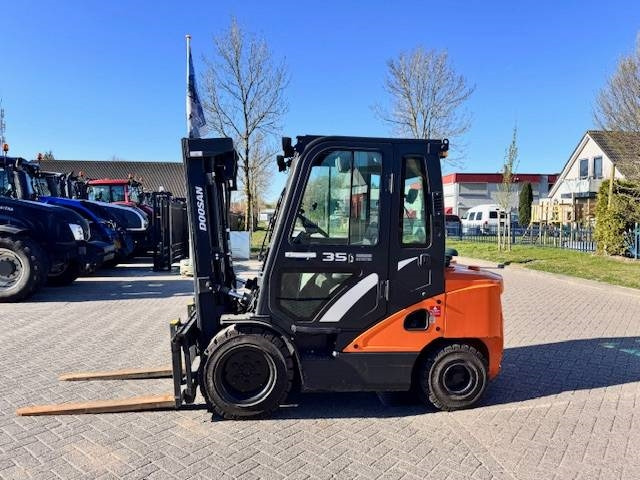Carretilla elevadora diésel Doosan D35c Pro-7: foto 1