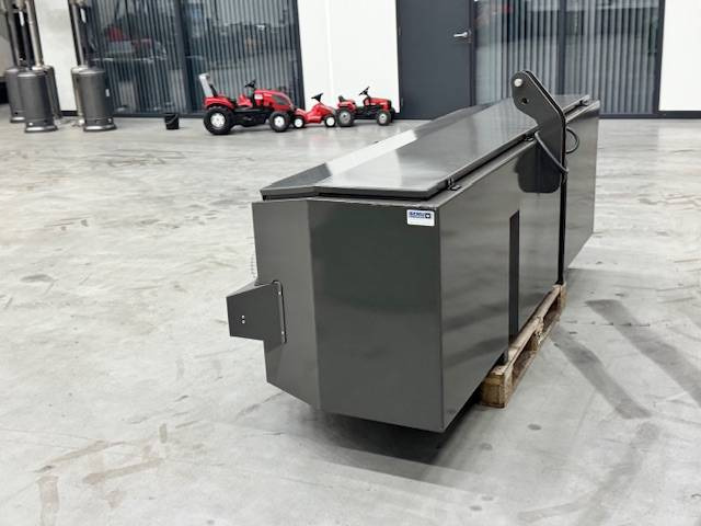 Fendt Frontkist, opbergbox - Piezas de recambio para Maquinaria agrícola: foto 4 Fendt Frontkist, opbergbox - Piezas de recambio para Maquinaria agrícola: foto 4