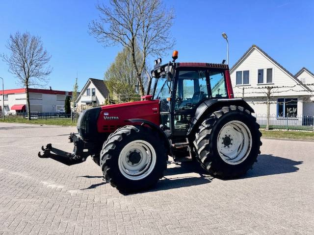 Valtra 6400, Luchtremmen, Fronthef, Frontaftakas - Tractor: foto 2 Valtra 6400, Luchtremmen, Fronthef, Frontaftakas - Tractor: foto 2