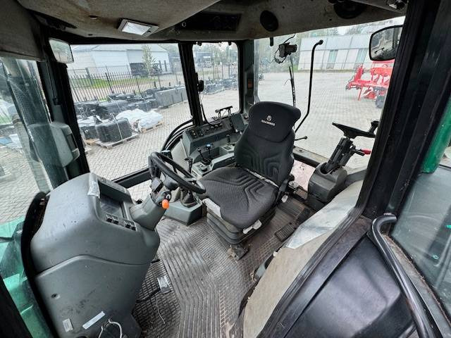 Tractor Valtra 6650 Hitech Twintrac: foto 16